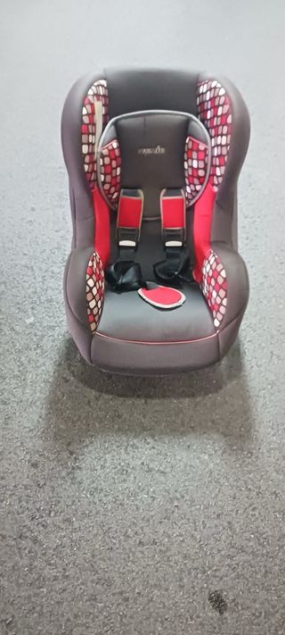 Silla de coche para bebé usada