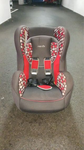 Silla de coche para bebé usada