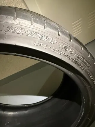 Michelin Pilot Super Sport 245/35 R19 93Y