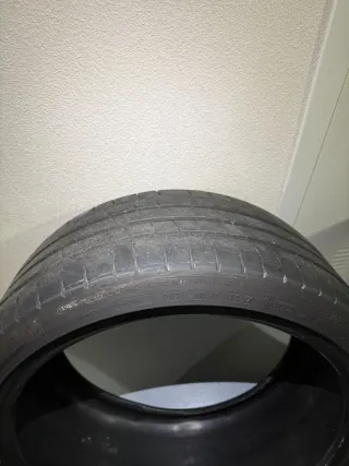 Michelin Pilot Super Sport 245/35 R19 93Y