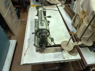 Máquina de coser para cuero y zapatos