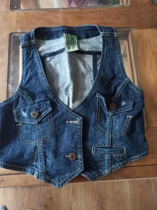 Chaleco vaquero corto con pespunte
