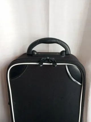 Funda con ruedas para viaje.