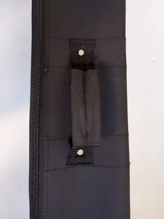 Funda con ruedas para viaje.