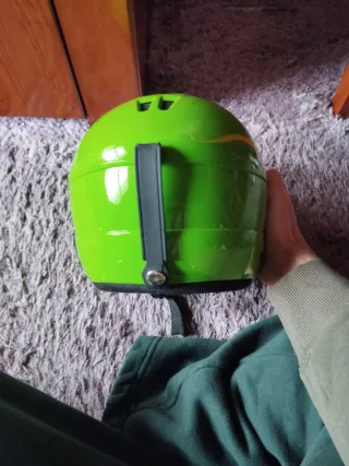 Casco verde para niños