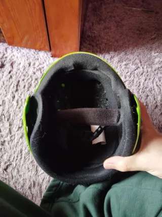 Casco verde para niños