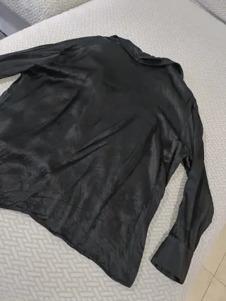 Camisa Oversized Satinada Negra