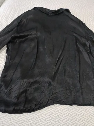 Camisa Oversized Satinada Negra