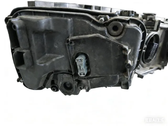 Faro delantero izq Audi q7 4M0941773C
