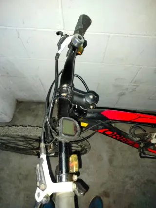 Bicicleta Orbea Negra y Roja