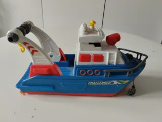 Barco de Juguete Challenger