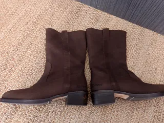 Botas piel Kickers marrones talla 36