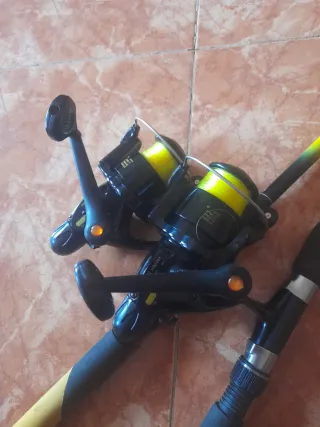 2 Cañas de Pescar con Carretes
