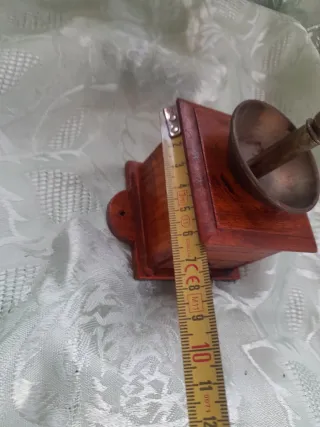 Macinino da caffè vintage in legno