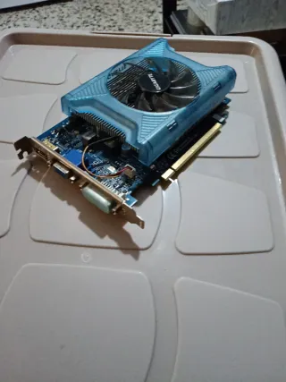 Tarjeta Gráfica Gigabyte NVIDIA GeForce GT 220