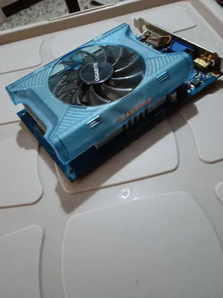 Tarjeta Gráfica Gigabyte NVIDIA GeForce GT 220