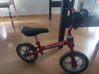 Bicicleta de equilibrio Chicco Roja