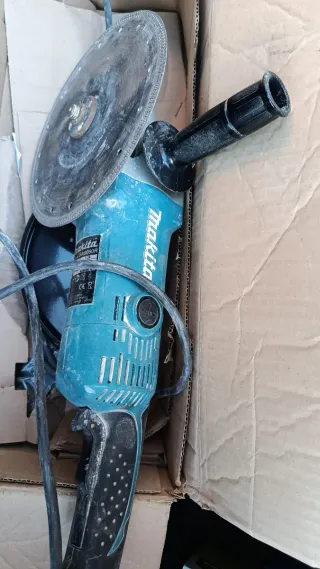 Radial Makita con disco