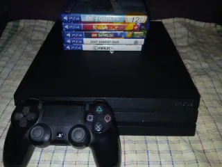 PS4 Pro Negra + 5 Juegos