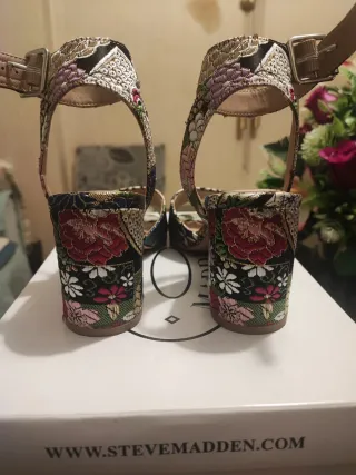 Sandalias Steve Madden Bordadas Multicolor