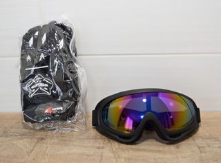 Set de protección motocross: casco, gafas, guantes