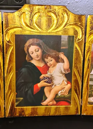 Tríptico religioso dorado