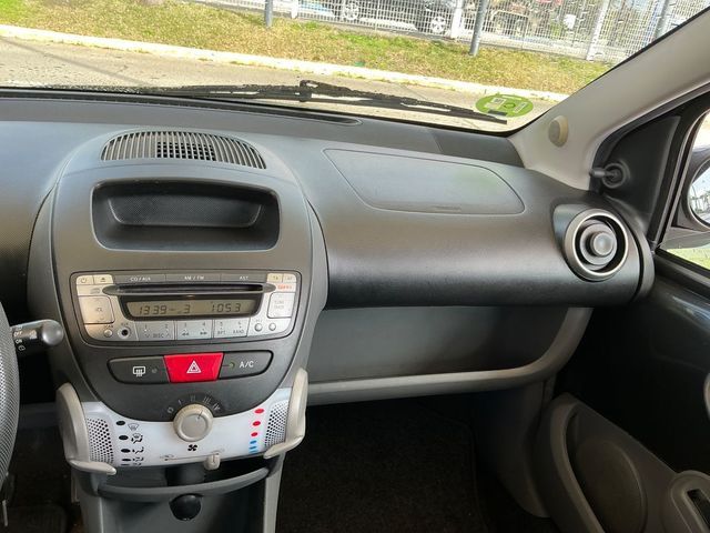 Toyota Aygo 1.0 VVT-i Connect 50 kW (68 CV)