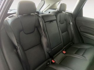 Volvo XC60 B4 R Design 2WD