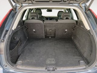 Volvo XC60 B4 R Design 2WD