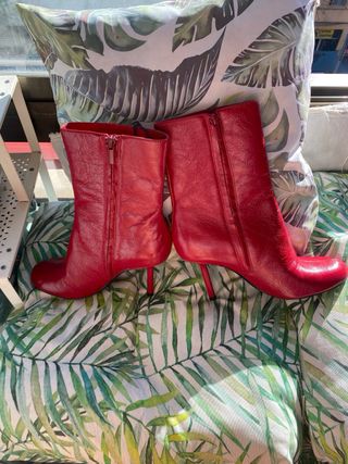 Botines Zara charol rojo T39
