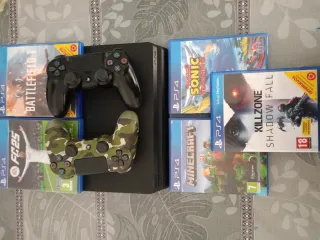 Consola PS4 Slim Sony Negra