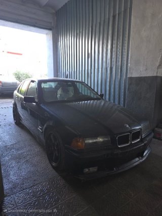 BMW e36 320i