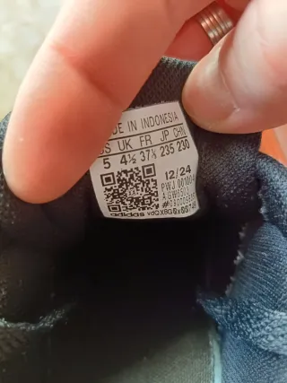 Zapatillas unisex Adidas Negras y Blancas