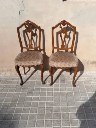 Dos Sillas Estilo Luis XVI