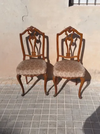Dos Sillas Estilo Luis XVI