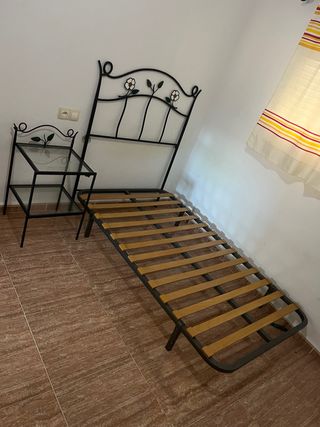 Somier de metal y madera