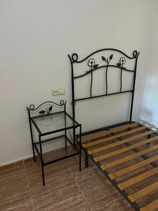 Somier de metal y madera