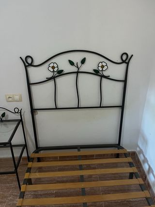 Somier de metal y madera