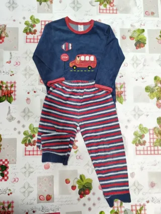 Lote 3 pijamas invierno.Talla2