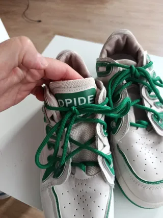 Zapatillas Blancas y Verdes