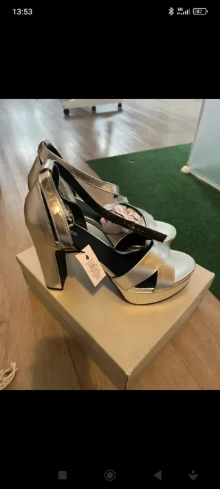 Sandalias plateadas tacón 8cm nuevas
