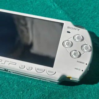 Sony PSP Slim & Lite 2000 Blanca