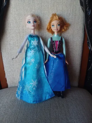 Muñecas Ana y Elsa Frozen tras su paso.por la pelu