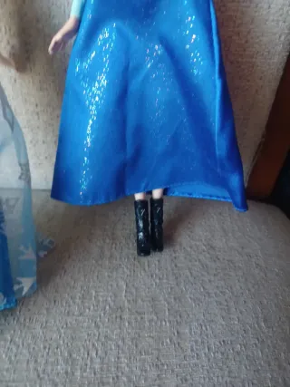 Muñecas Ana y Elsa Frozen tras su paso.por la pelu