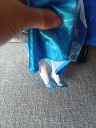 Muñecas Ana y Elsa Frozen tras su paso.por la pelu