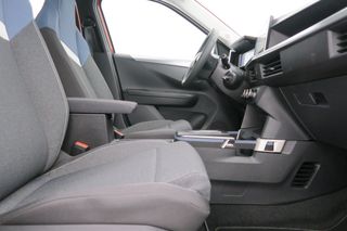 Opel Frontera 1.2T XHT Hybrid eDCT6 107kW Edition