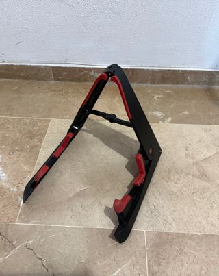 Supporto pieghevole per chitarra