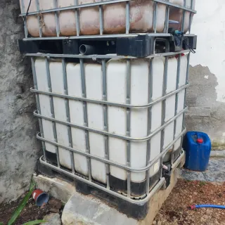 Depósito agua IBC 1000L precio por unidad.