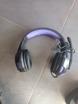 Cascos gaming morados