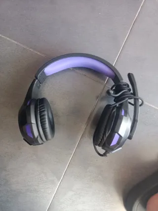 Cascos gaming morados